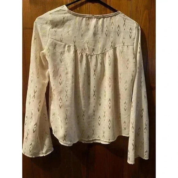 XHILARATION XS CREAM TOP WITH CROCHET AROUND NECK - Picture 4 of 4